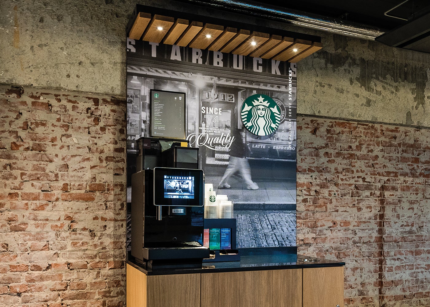 Marca WE PROUDLY SERVE STARBUCKS® Nestlé Professional