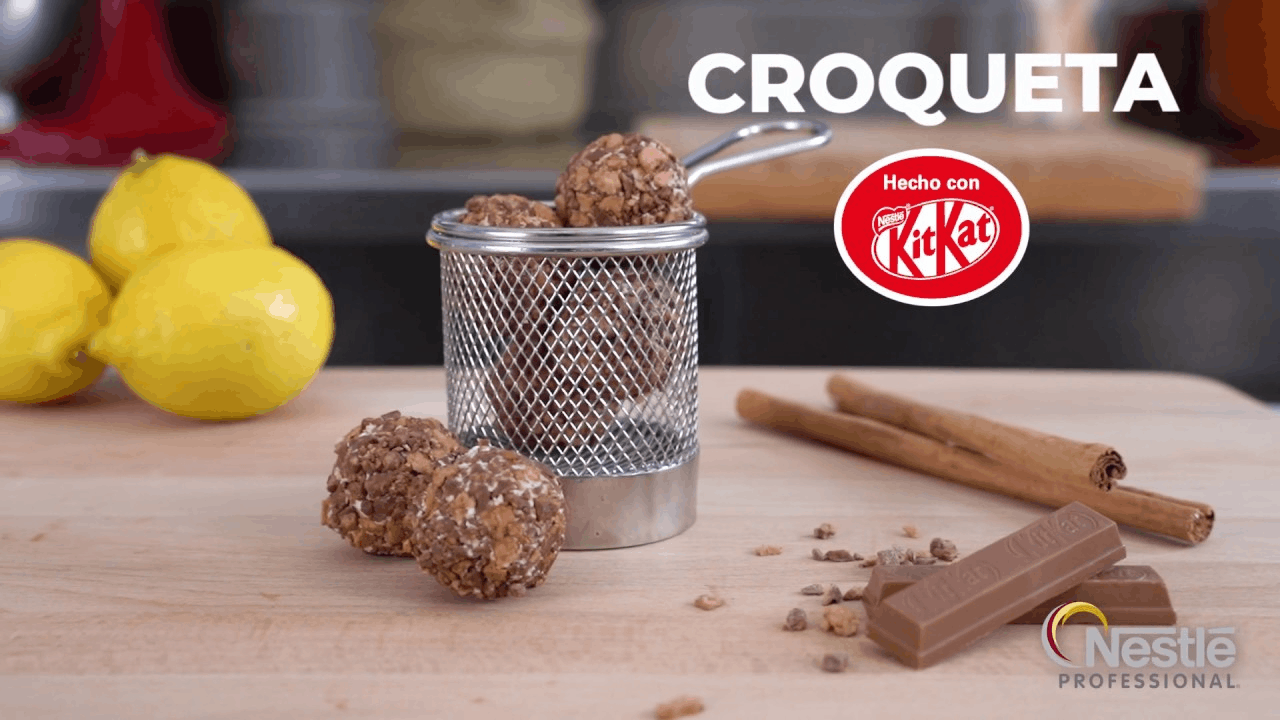 Topping para postres Croqueta hecha con KIT KAT® Mix-in  Nestlé Professional
