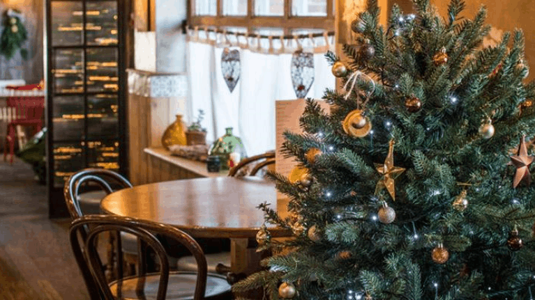 decoración eventos en bares y cafeterías para Navidad