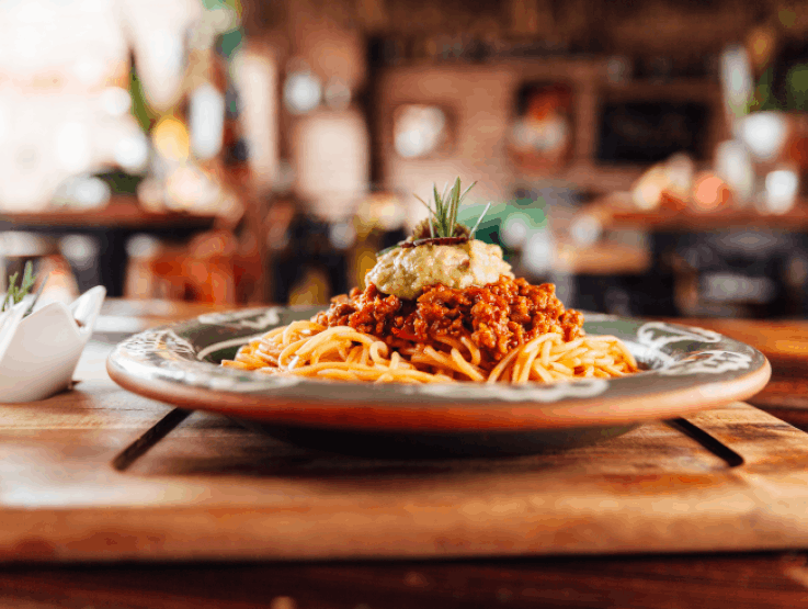 espagueti salsa plato