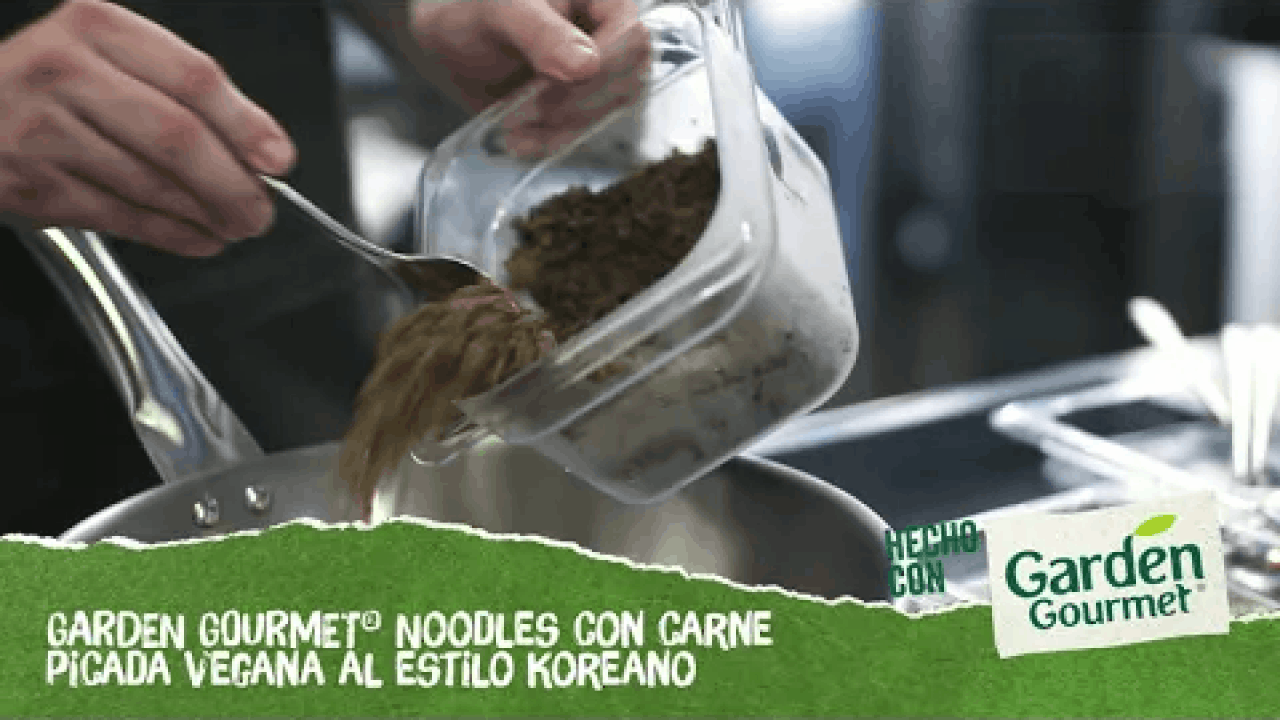 Noodles con carne picada vegana al estilo Koreano