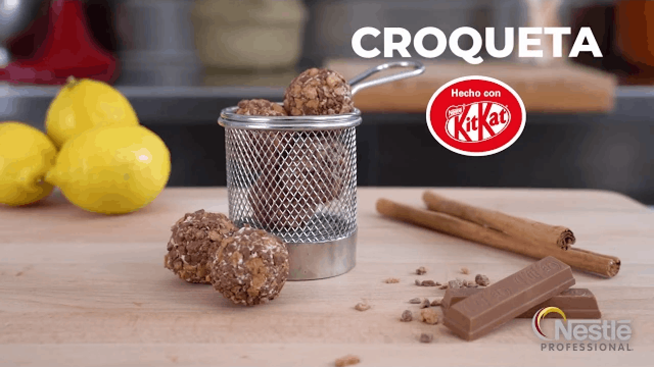 Topping para postres: Croqueta hecha con KIT KAT® Mix-in