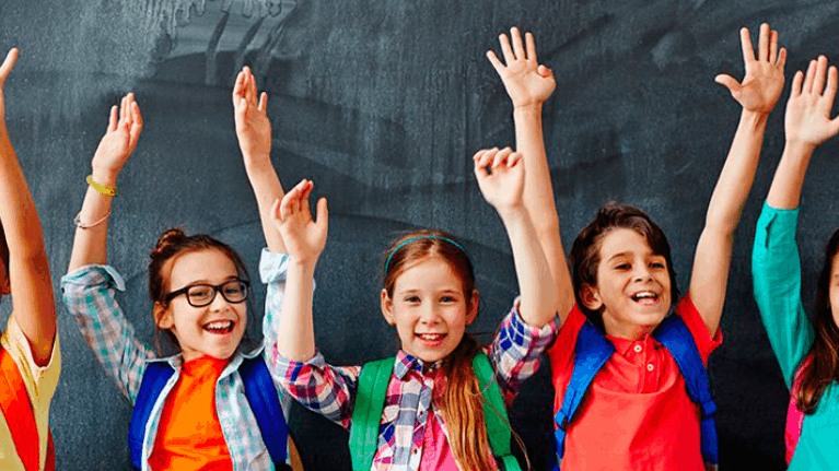 imagen sobre nestlé de niños saltando cabecera