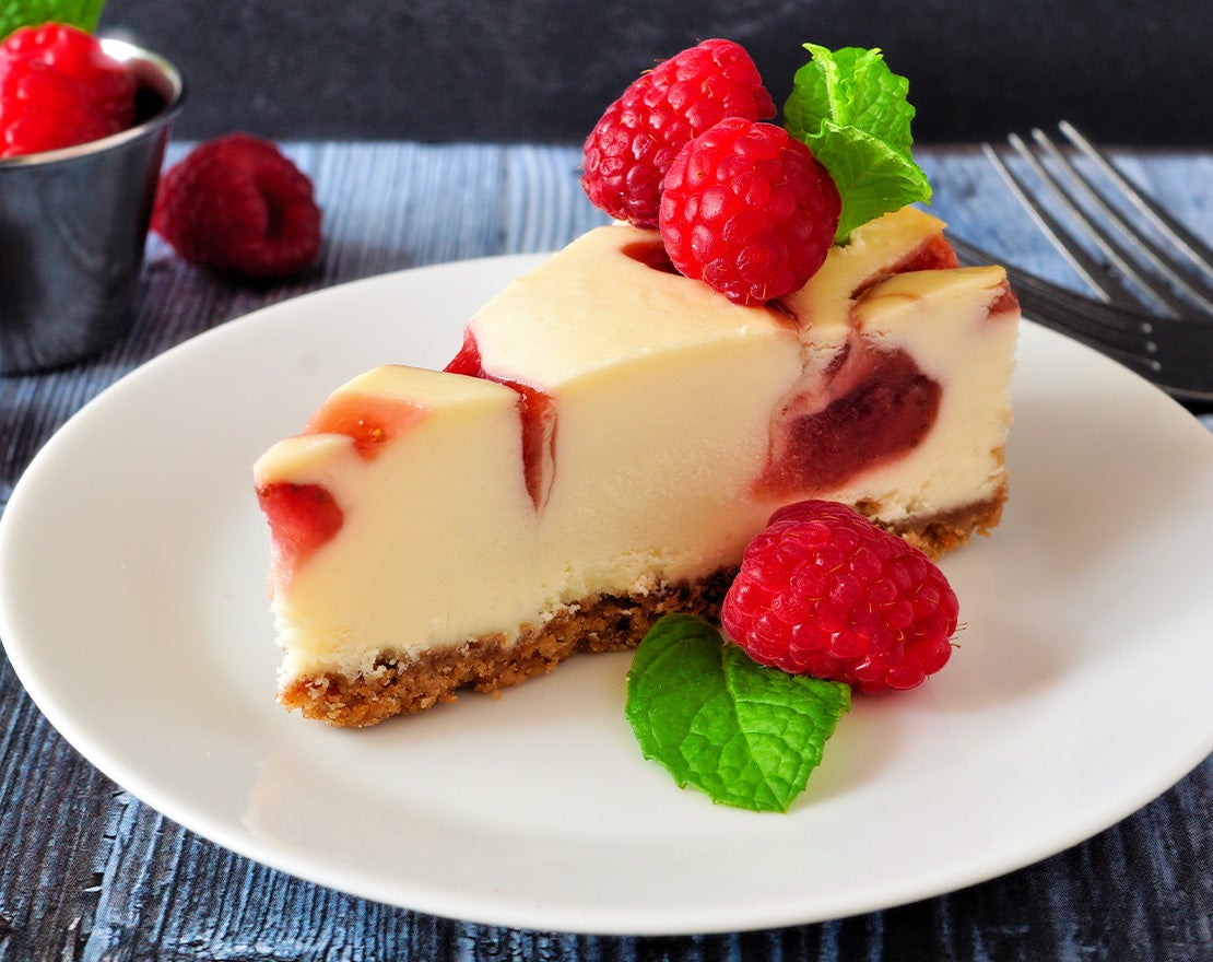 Pastel de queso con frutos rojos