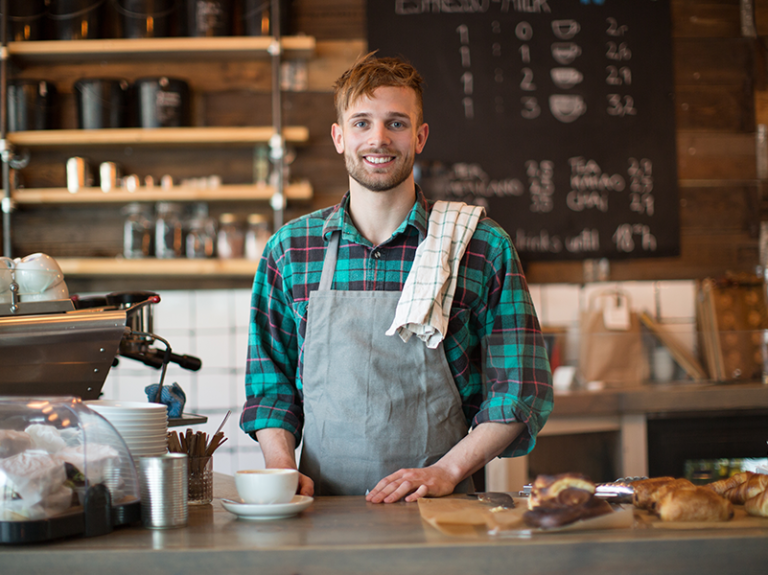 barista en cafetería bar