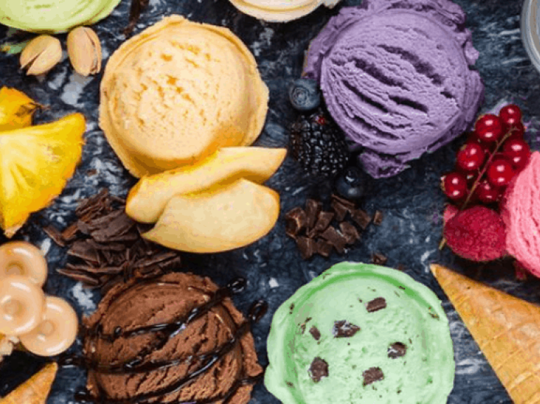 imagen de unas bolas de helado con cucuruchos del articulo Nestlé Professional de cabecera