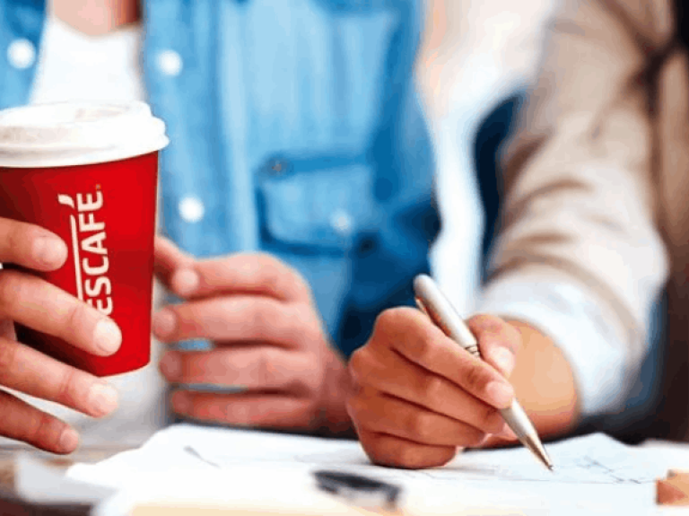 Estudiantes Café Vending