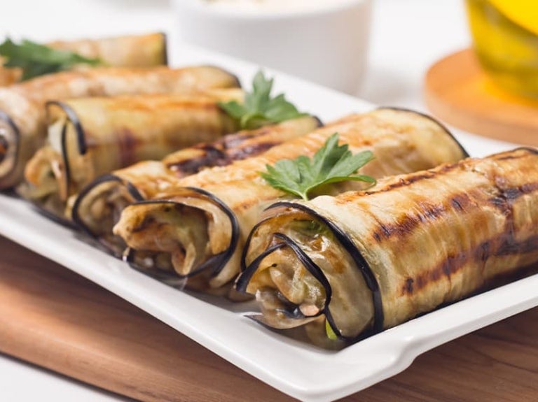 Plato de rollitos vegetarianos