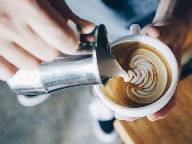 Cómo hacer un buen café en cafetera de bar