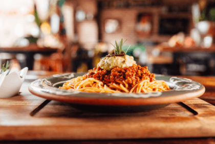 espagueti salsa plato
