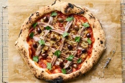 Pizza con tomate buitoni